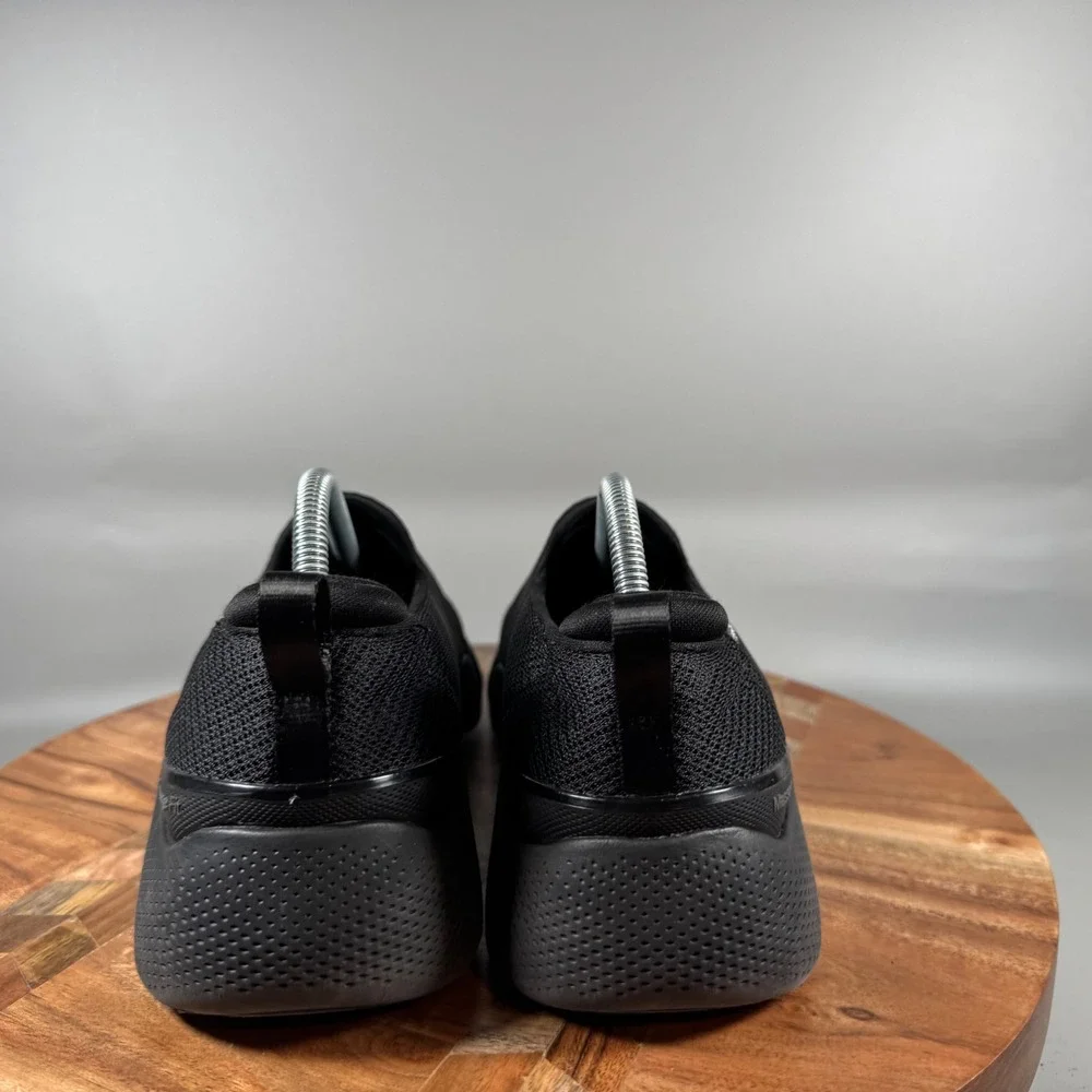 Skechers good used